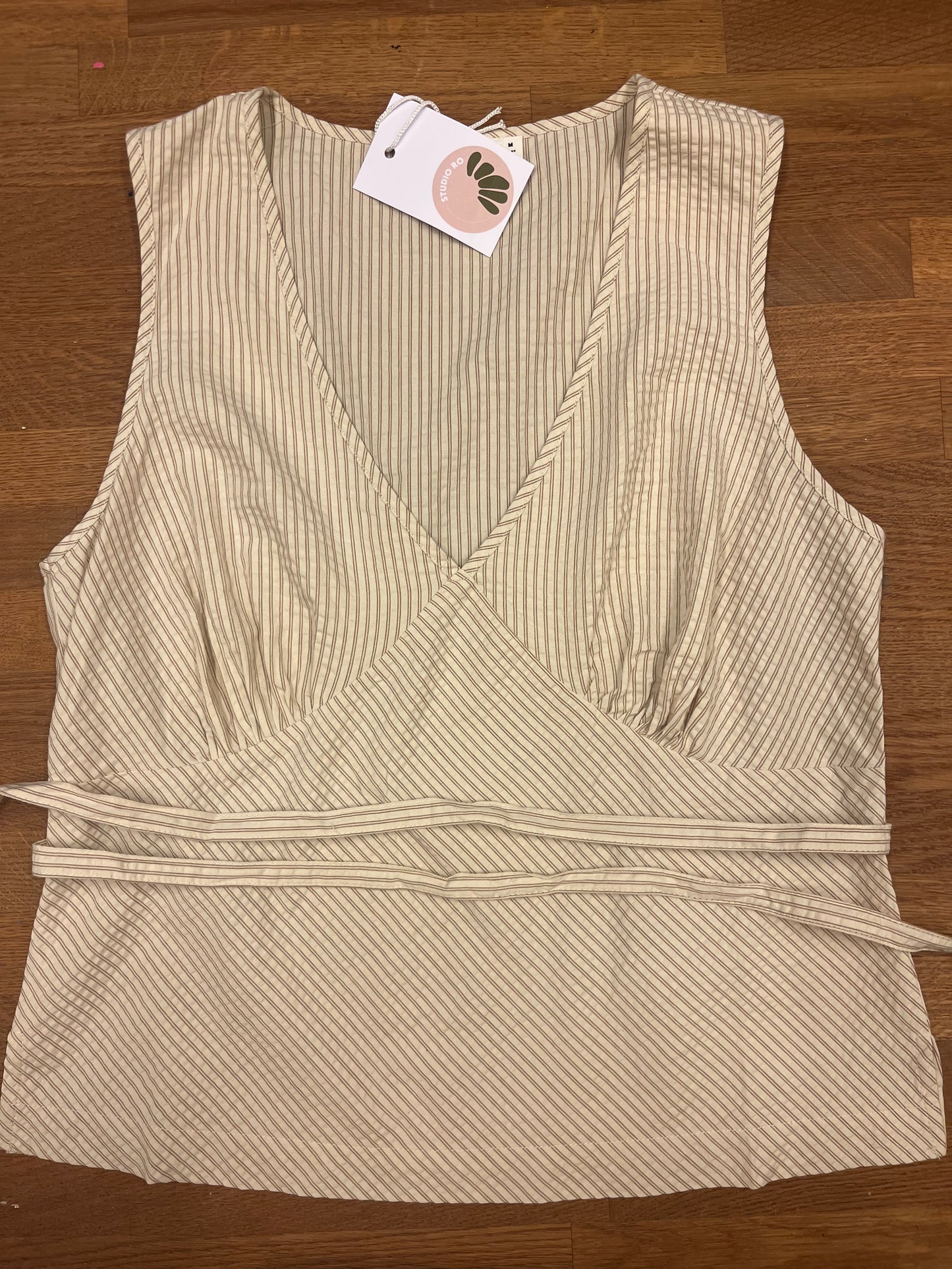 Roxanne top V-neck