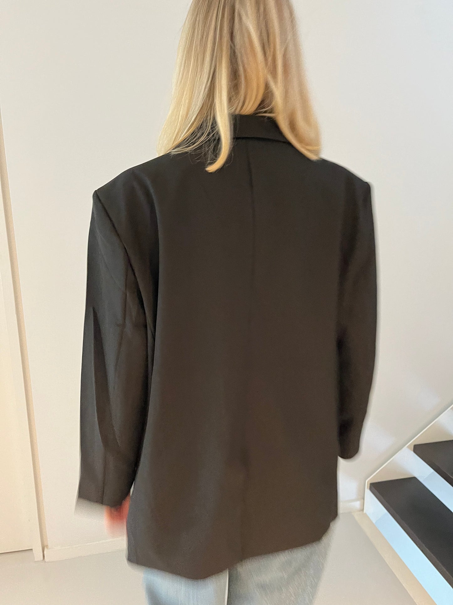 Ona oversized blazer