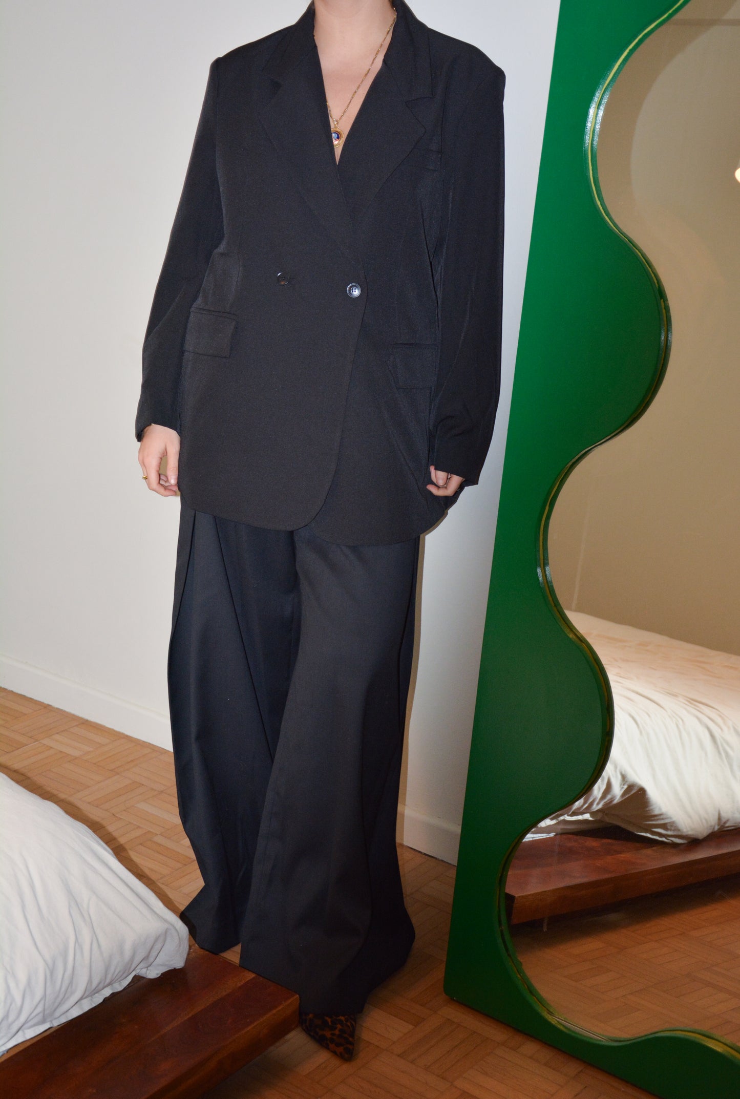 Ona oversized blazer