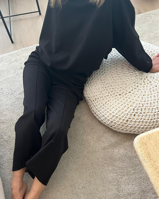 Elfie black sweater and pants - set